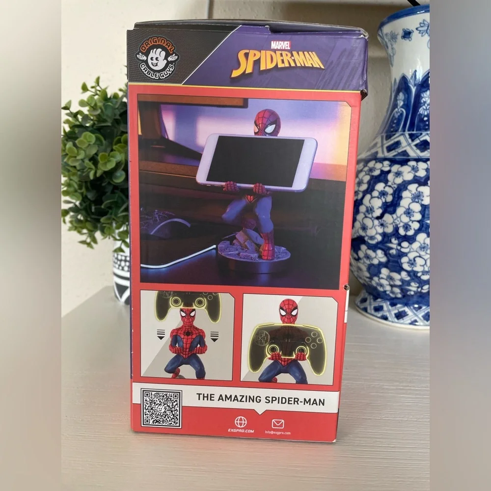 Brand New Marvel Spider-Man Figurine Phone / Controller Holder Xbox PlayStation